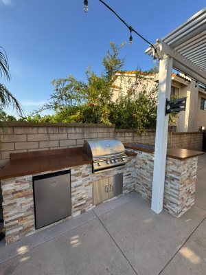 The Coronado 8ft Luxury BBQ Island - 96" W x 36" D x 36" H BBQ Island Cutout for 32-inch 4-Burner Built-In Gas Grill - Ready to Ship (Thumb 3)